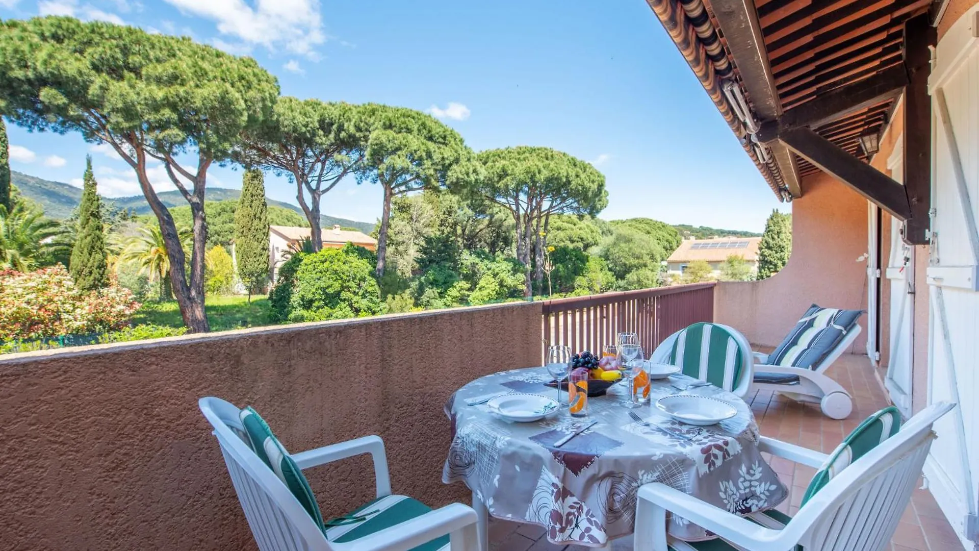 Apartment Les Vignes-2 By Interhome Cavalaire-sur-Mer